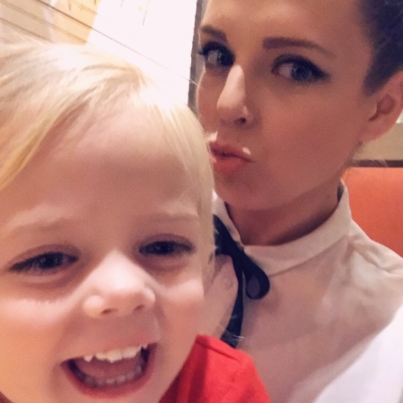 Meet your Posher, Alyssa - Picture 2 of 2